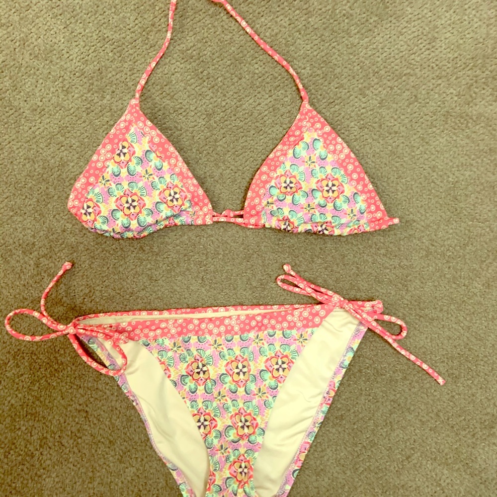 Victoria’s Secret bikini